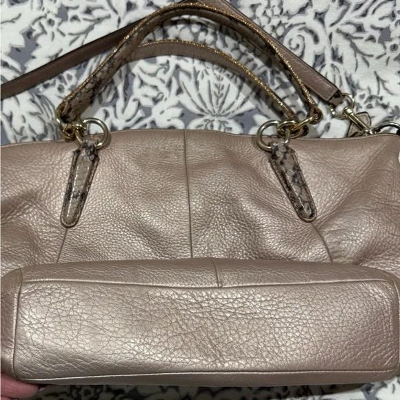 Vintage Coach rose gold pink leather purse / crossbody - Picture 8 of 13